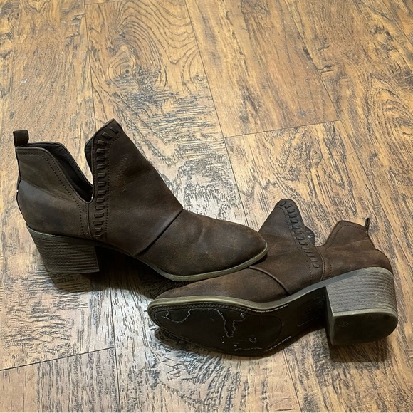 Rock & Candy Lipton Brown Microseude Booties Chelsea Ankle Boots Womens Size 9 - Picture 8 of 15